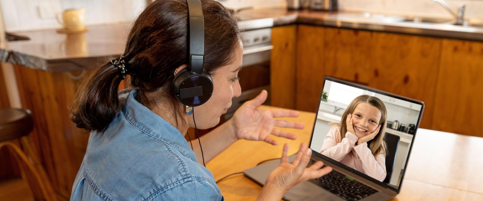 Is Online Teaching Easy? A Comprehensive Guide